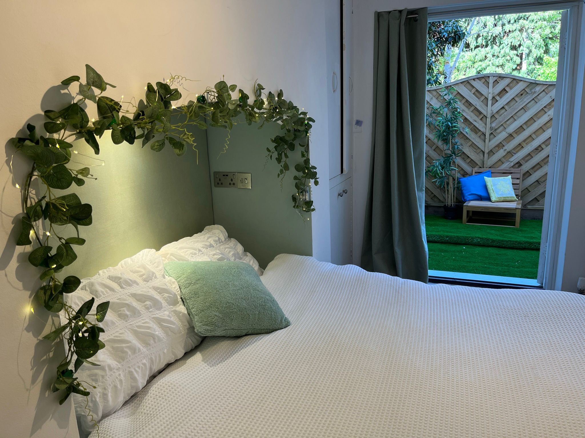 Cambray Apartment Bedroom