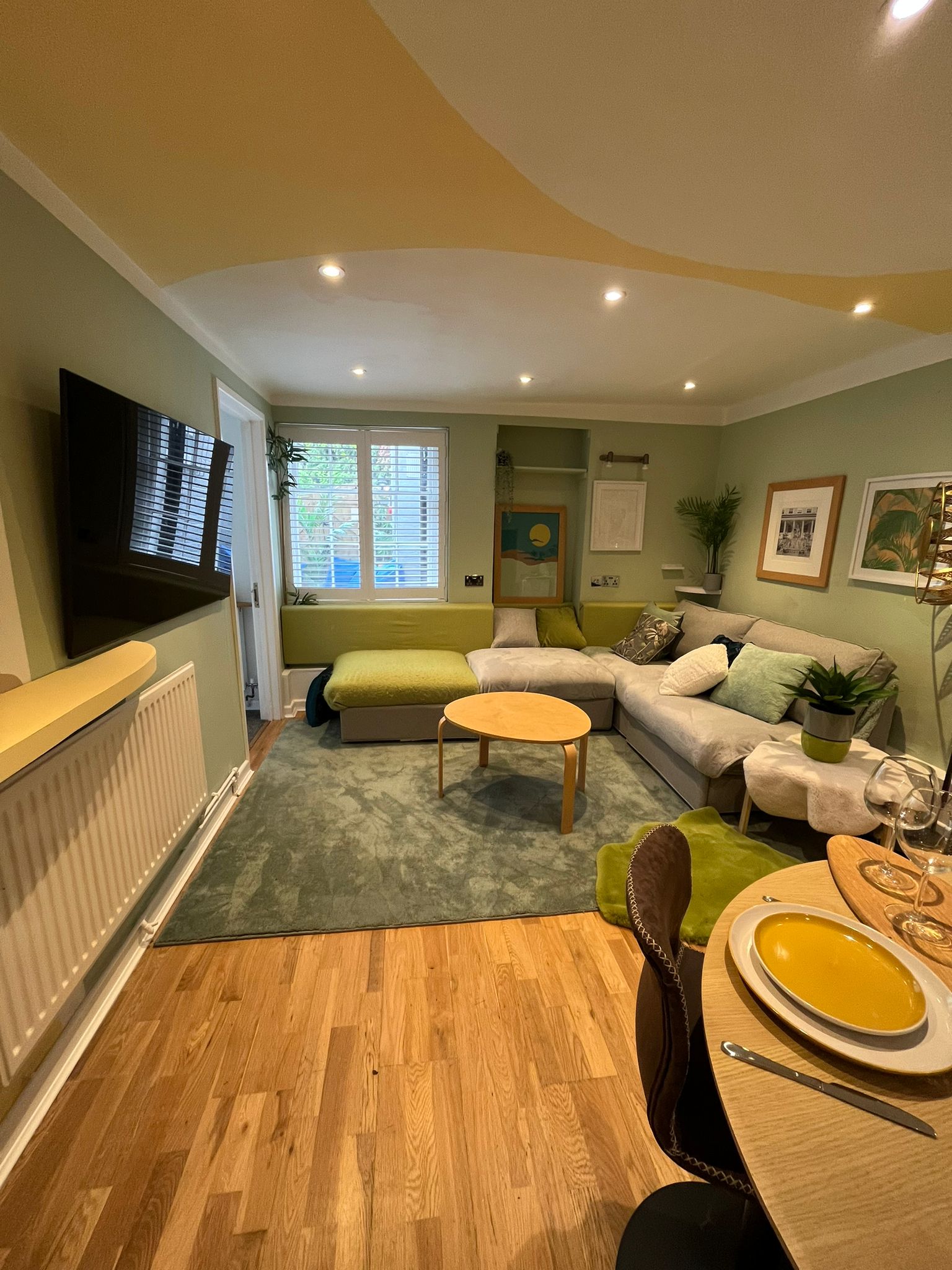Cambray Apartment Lounge
