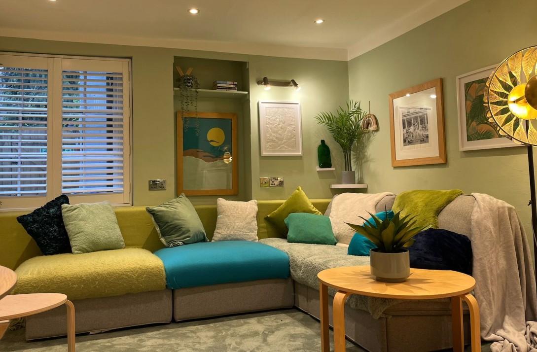 Cambray Apartment Lounge